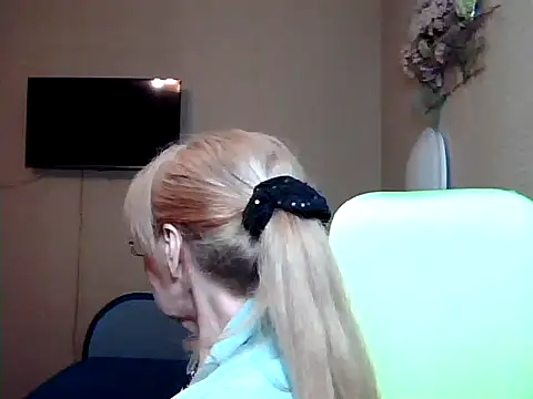 Snapshot of Margo_Sweety chatting on 03/19/25, 04:45 Margo Sweety online show from 03/19/25, 04:45