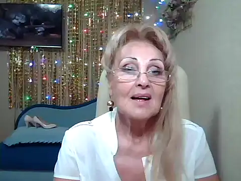 Snapshot of Margo_Sweety chatting on 09/10/25, 04:18 Margo Sweety online show from 09/10/25, 04:18