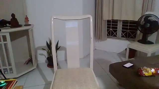 Snapshot of Mdbisc8 chatting on 12/01/25, 02:05 Mdbisc8 online show from 12/01/25, 02:05