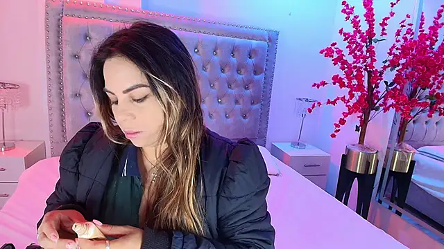 Lia adamsss online show from 11/05/25, 03:17