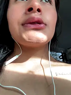 andrea gomes  online show from 10/04/25, 12:47