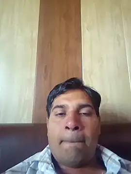 johnny8731 online show from 04/12/26, 03:44