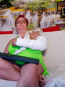 QueenPammy1 online show from 02/25/25, 10:04