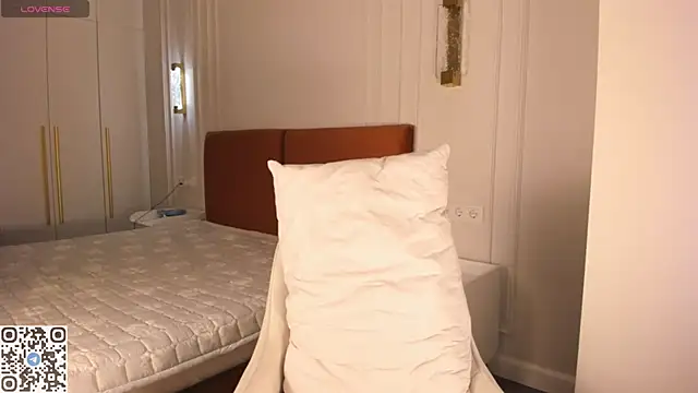 Snapshot of ayami_lia chatting on 11/11/25, 12:10 ayami lia online show from 11/11/25, 12:10