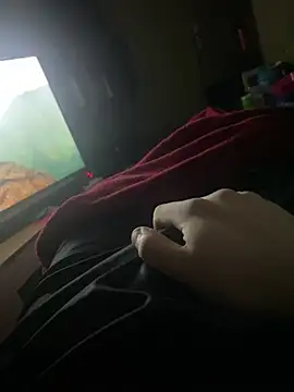 Snapshot of yves24Post chatting on 02/16/26, 09:00 yves24Post online show from 02/16/26, 09:00