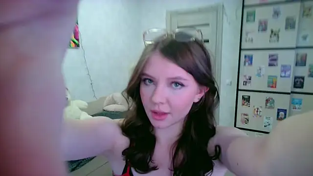 GinnyBlacky online show from 10/20/25, 09:04