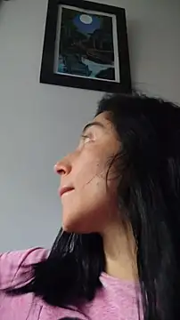 Snapshot of Elowyn chatting on 11/30/25, 05:50 Elowyn online show from 11/30/25, 05:50