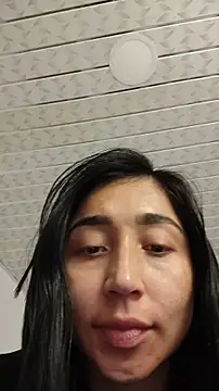 Elowyn online show from 12/21/25, 10:17