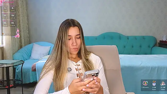 hot ass 18 online show from 03/11/26, 04:18