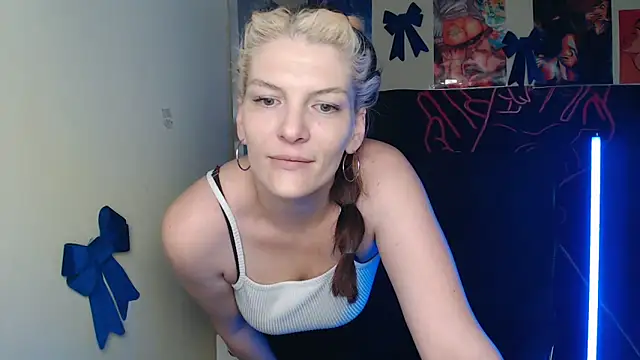 VanessaRey  online show from 04/10/26, 02:55