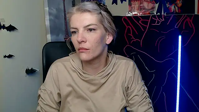 VanessaRey  online show from 05/14/26, 03:57