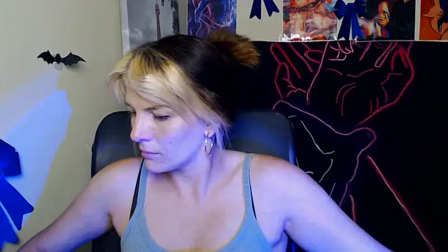 VanessaRey  online show from 07/17/26, 06:53