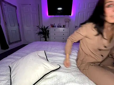 Snapshot of Missalex_xo chatting on 10/18/25, 09:04 Missalex xo online show from 10/18/25, 09:04