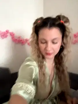 mollygirll online show from 10/16/25, 09:32