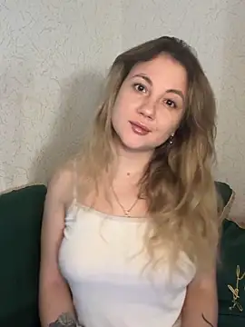 Snapshot of mollygirll chatting on 11/28/25, 11:13 mollygirll online show from 11/28/25, 11:13