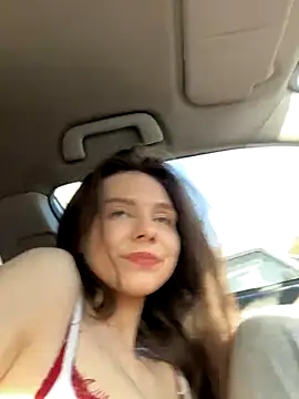 MilaBee online show from 10/25/25, 04:09