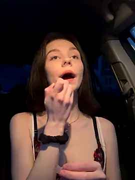 MilaBee online show from 12/23/25, 02:20