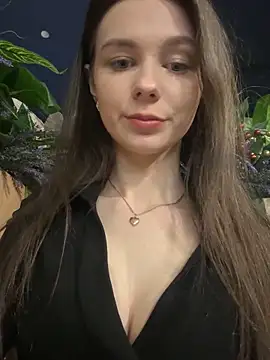 Snapshot of MilaBee chatting on 01/19/26, 09:02 MilaBee online show from 01/19/26, 09:02