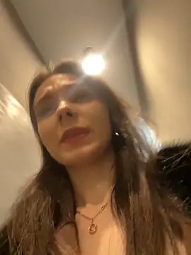 Snapshot of MilaBee chatting on 02/07/26, 05:33 MilaBee online show from 02/07/26, 05:33