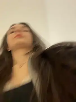 Snapshot of MilaBee chatting on 02/14/26, 10:01 MilaBee online show from 02/14/26, 10:01