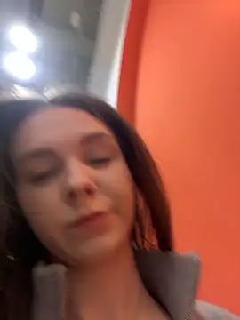 Snapshot of MilaBee chatting on 02/23/26, 10:23 MilaBee online show from 02/23/26, 10:23