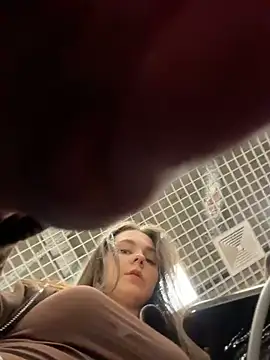 MilaBee online show from 03/25/26, 07:25