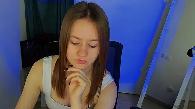 Catherine e online show from 10/25/25, 06:35