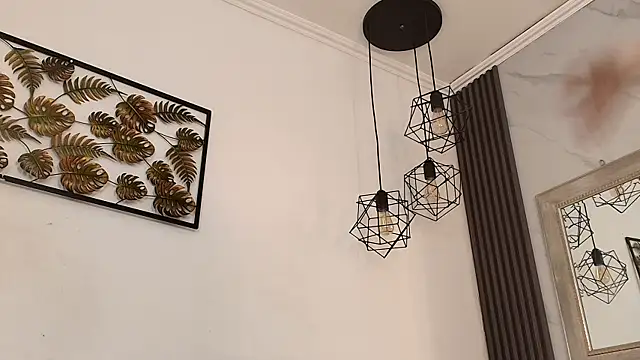 juliana luque online show from 10/07/25, 12:02