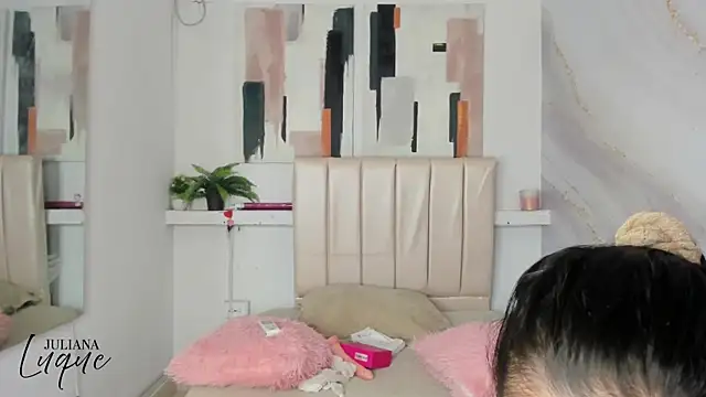 juliana luque online show from 11/30/25, 12:09