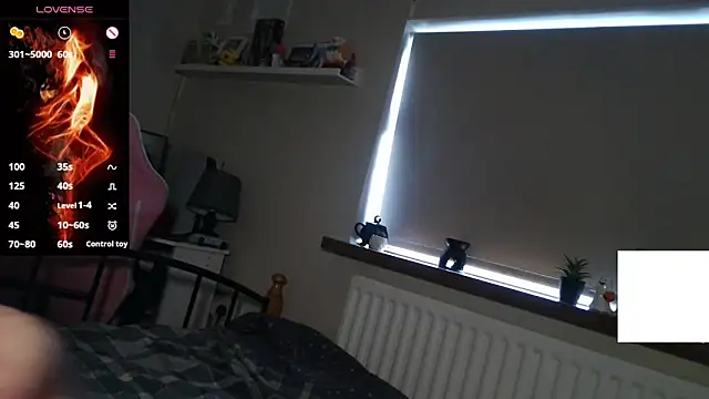 Snapshot of Ms_Lunar-Lust chatting on 09/17/25, 04:08 Ms Lunar-Lust online show from 09/17/25, 04:08