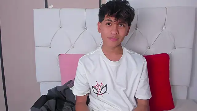 Ethan Westt online show from 04/10/26, 08:46