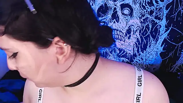 Snapshot of mikaskullcs chatting on 09/22/25, 04:47 mikaskullcs online show from 09/22/25, 04:47