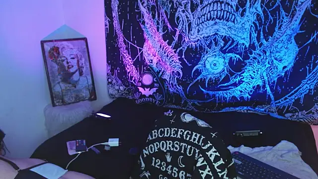 mikaskullcs online show from 05/31/26, 08:10