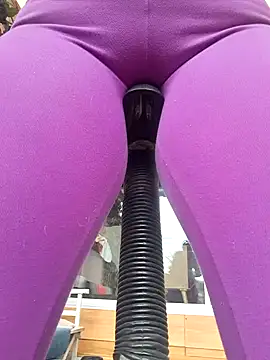 Amadamilf1980 online show from 12/04/25, 03:10