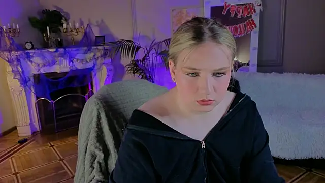 Snapshot of Jes_Solar chatting on 10/19/25, 07:25 Jes Solar online show from 10/19/25, 07:25