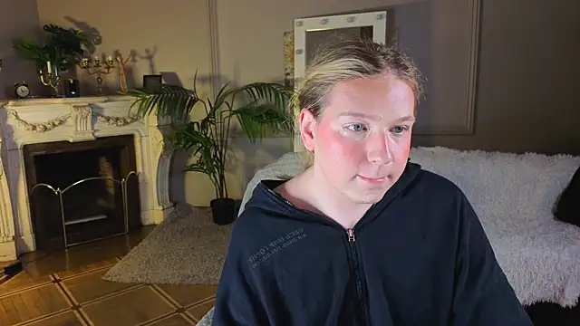 Snapshot of Jes_Solar chatting on 10/27/25, 08:57 Jes Solar online show from 10/27/25, 08:57