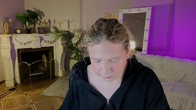 Snapshot of Jes_Solar chatting on 11/06/25, 09:59 Jes Solar online show from 11/06/25, 09:59