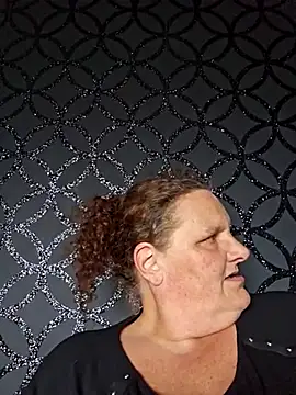MissQueenBeex online show from 05/09/26, 01:27
