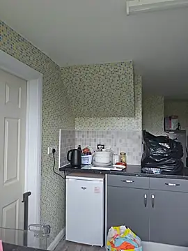 MissQueenBeex online show from 05/19/26, 01:39
