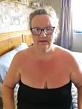 MissQueenBeex online show from 05/24/26, 08:08