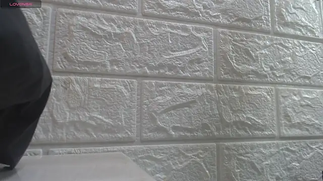 nei girl online show from 12/17/25, 11:16