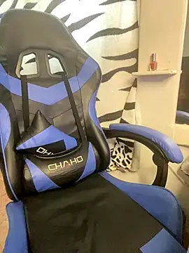 taimara 1 online show from 10/19/25, 07:36