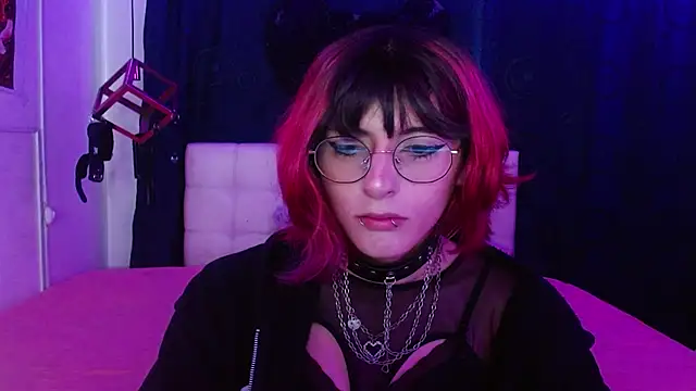 goth minerva online show from 10/22/25, 01:33