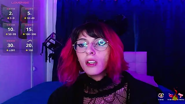 goth minerva online show from 10/31/25, 01:12