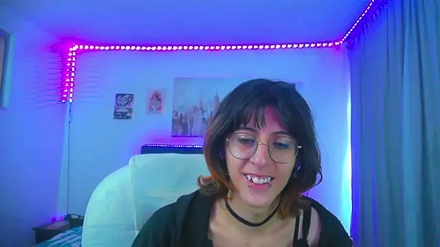Snapshot of goth_minerva chatting on 07/08/26, 01:37 goth minerva online show from 07/08/26, 01:37