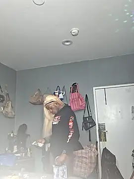 ItsBarbieBitcxxxx69 online show from 11/15/25, 03:30