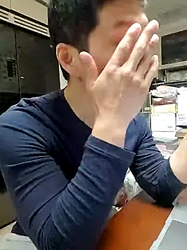 woonee827372 online show from 11/24/25, 08:25