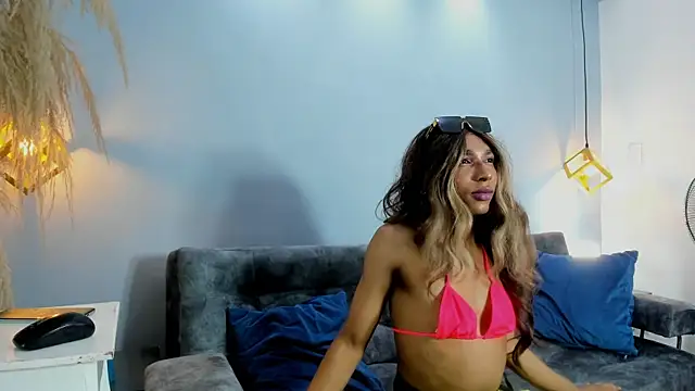 Snapshot of Electtra_Scretch chatting on 03/19/25, 04:03 Electtra Scretch online show from 03/19/25, 04:03