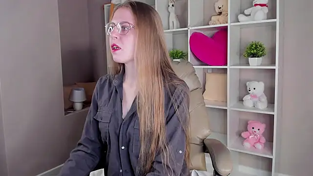 Snapshot of Joann_Shermann chatting on 11/11/25, 01:16 Joann Shermann online show from 11/11/25, 01:16