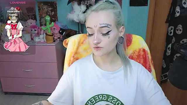 Manuela unicorn online show from 04/17/26, 08:34